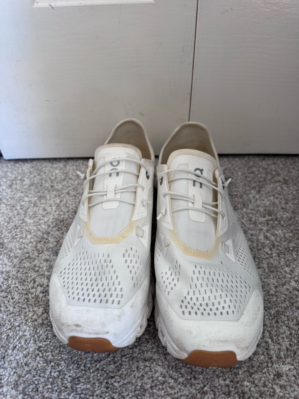 On Running White/Cream Cloudswift Lace-Up Sneakers